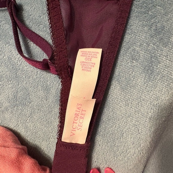 Victoria's Secret Balconnet Bra - Picture 4 of 4